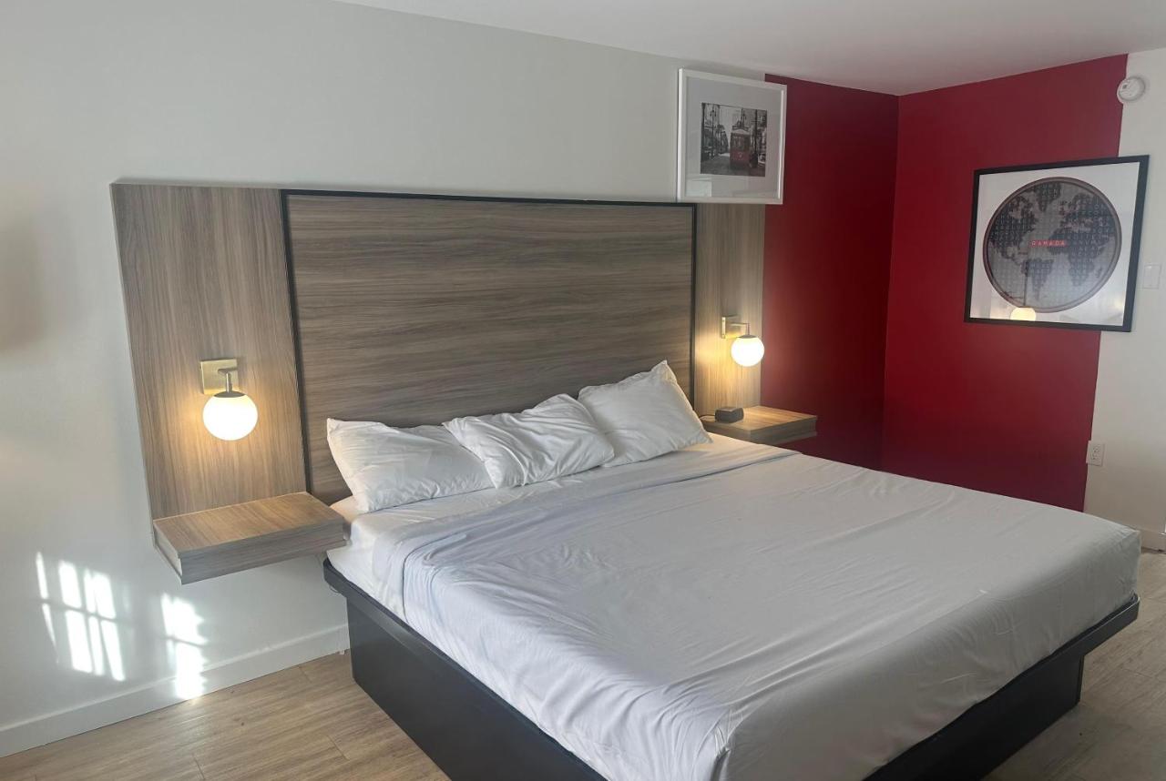 Ramada by Wyndham New Orleans Midcity photo 3