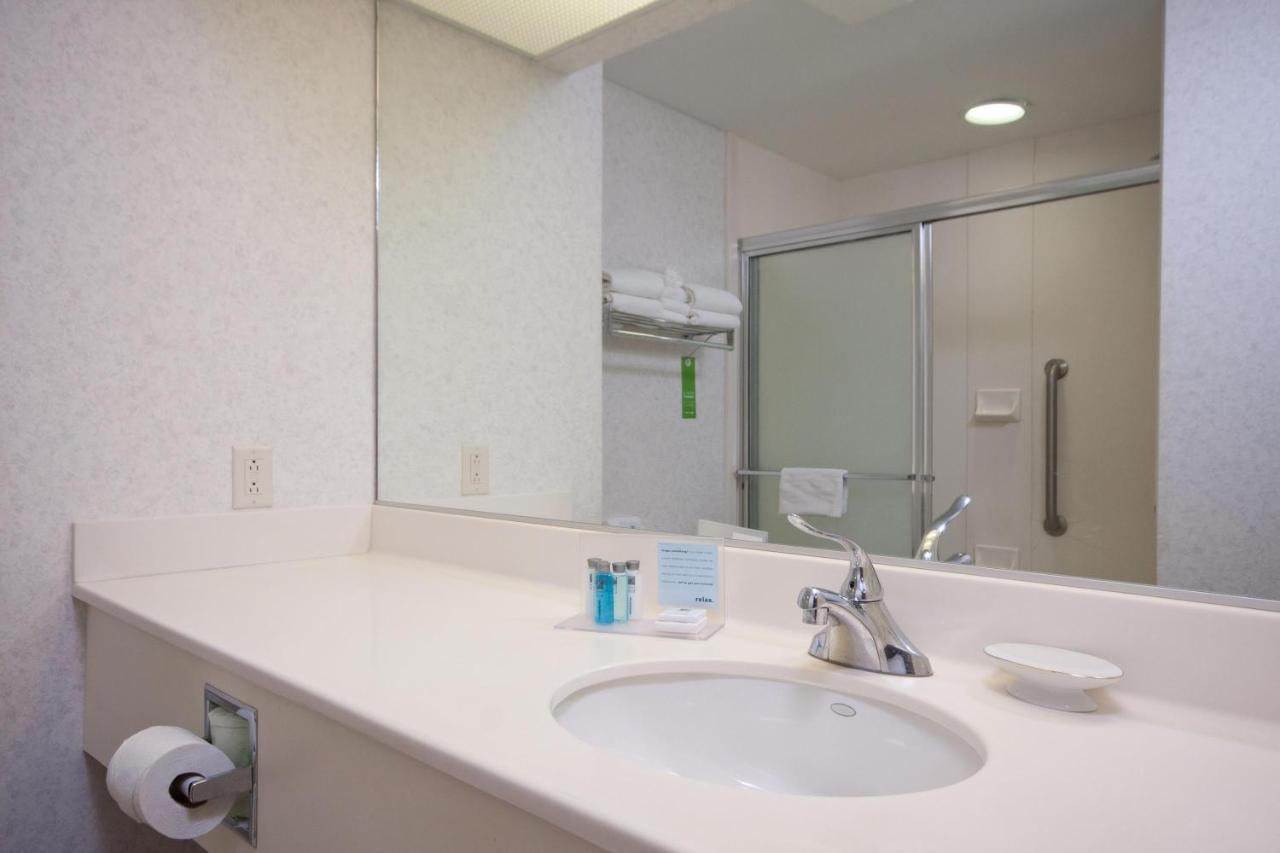 Hampton Inn Buffalo-South/I-90 photo 4