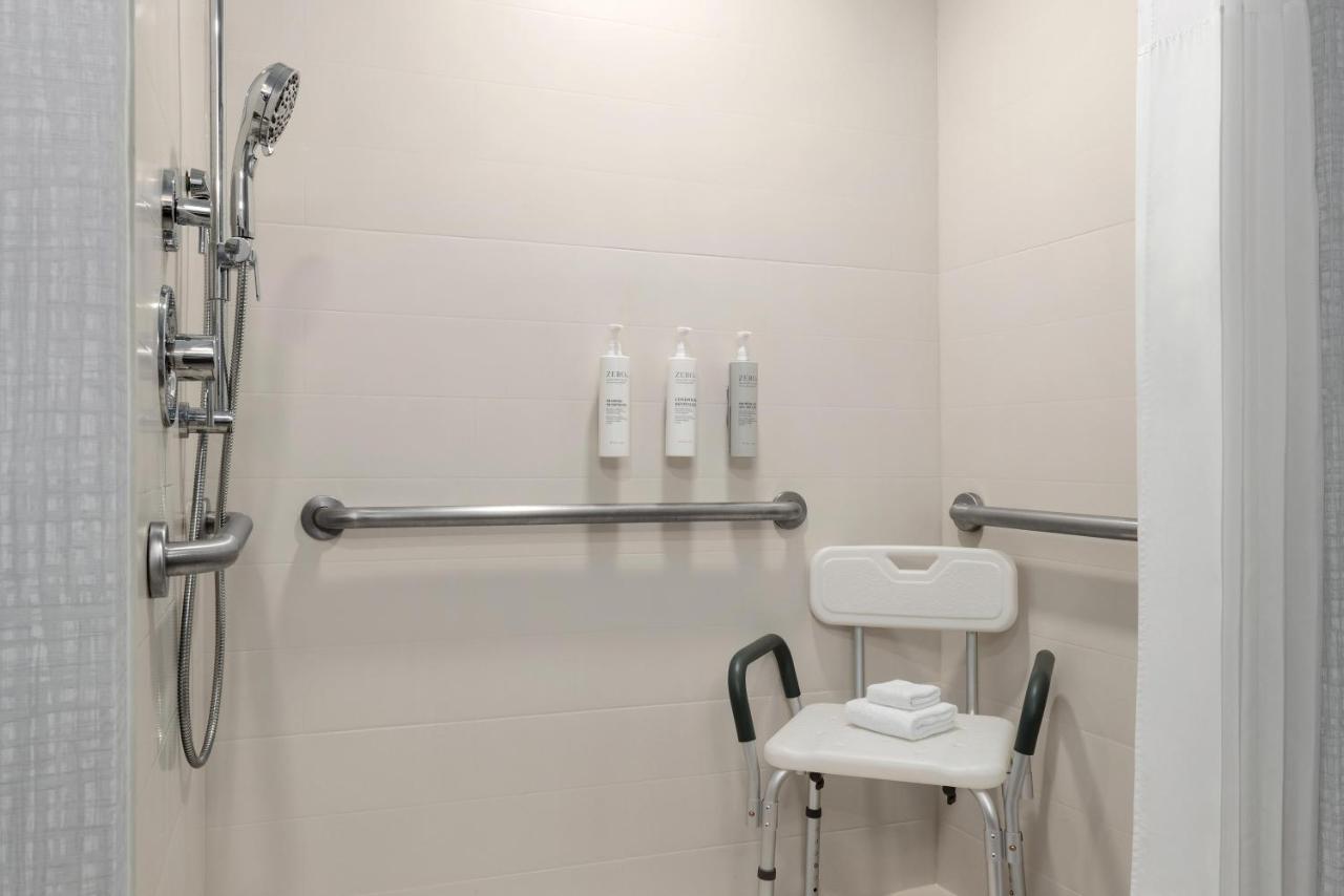 Hampton Inn Farmville photo 3
