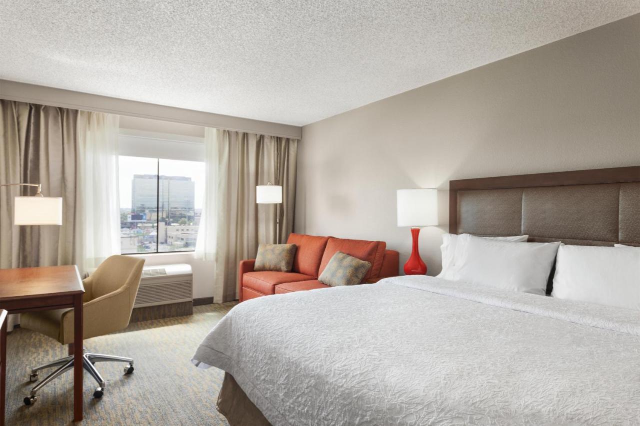 Hampton Inn & Suites Denver-Cherry Creek photo 2