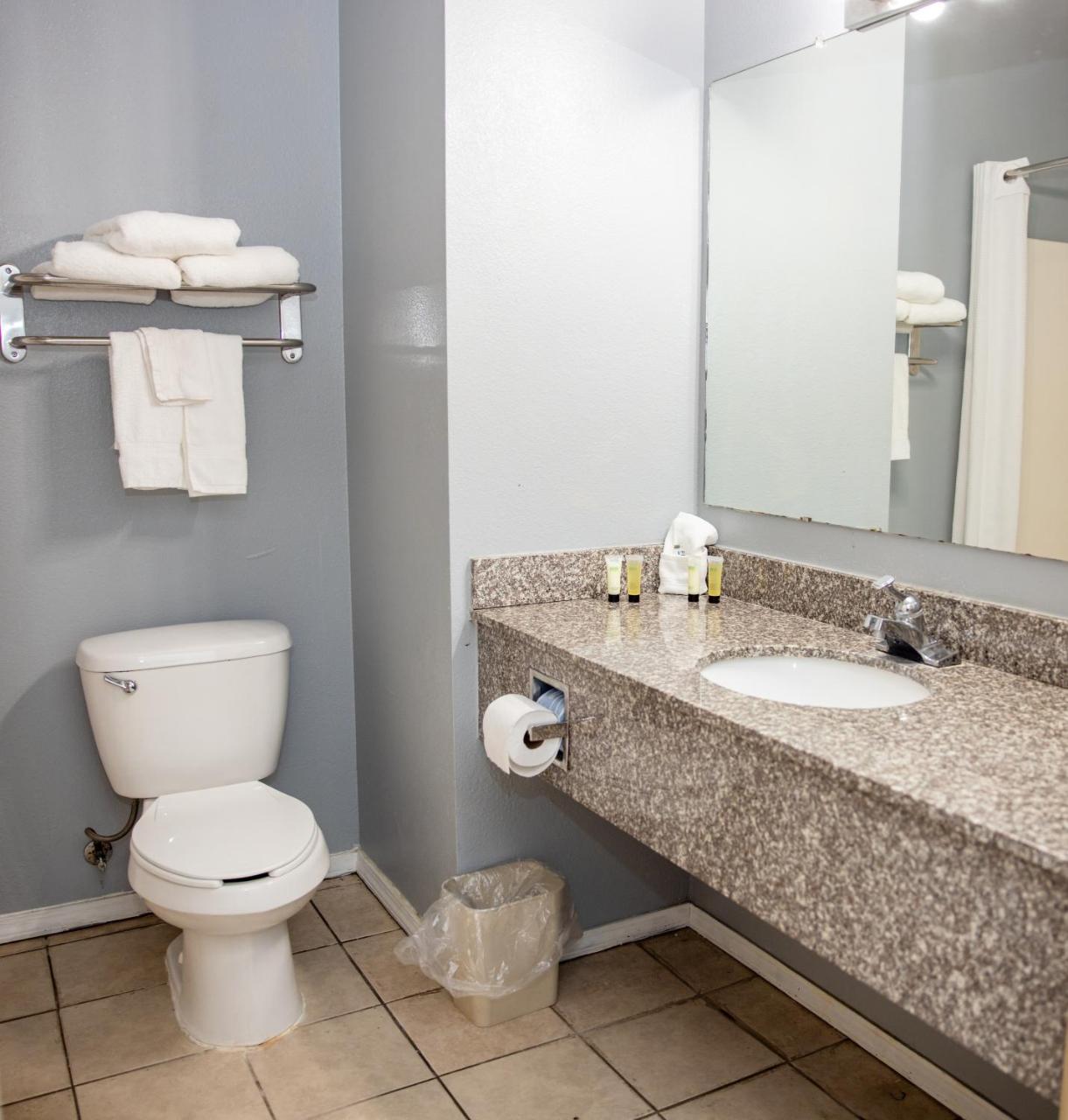 Days Inn by Wyndham Plainview Texas photo 4