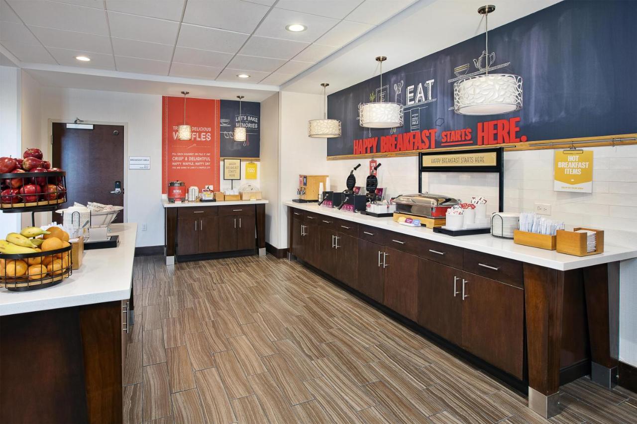 Hampton Inn by Hilton West Bloomfield Novi photo 4