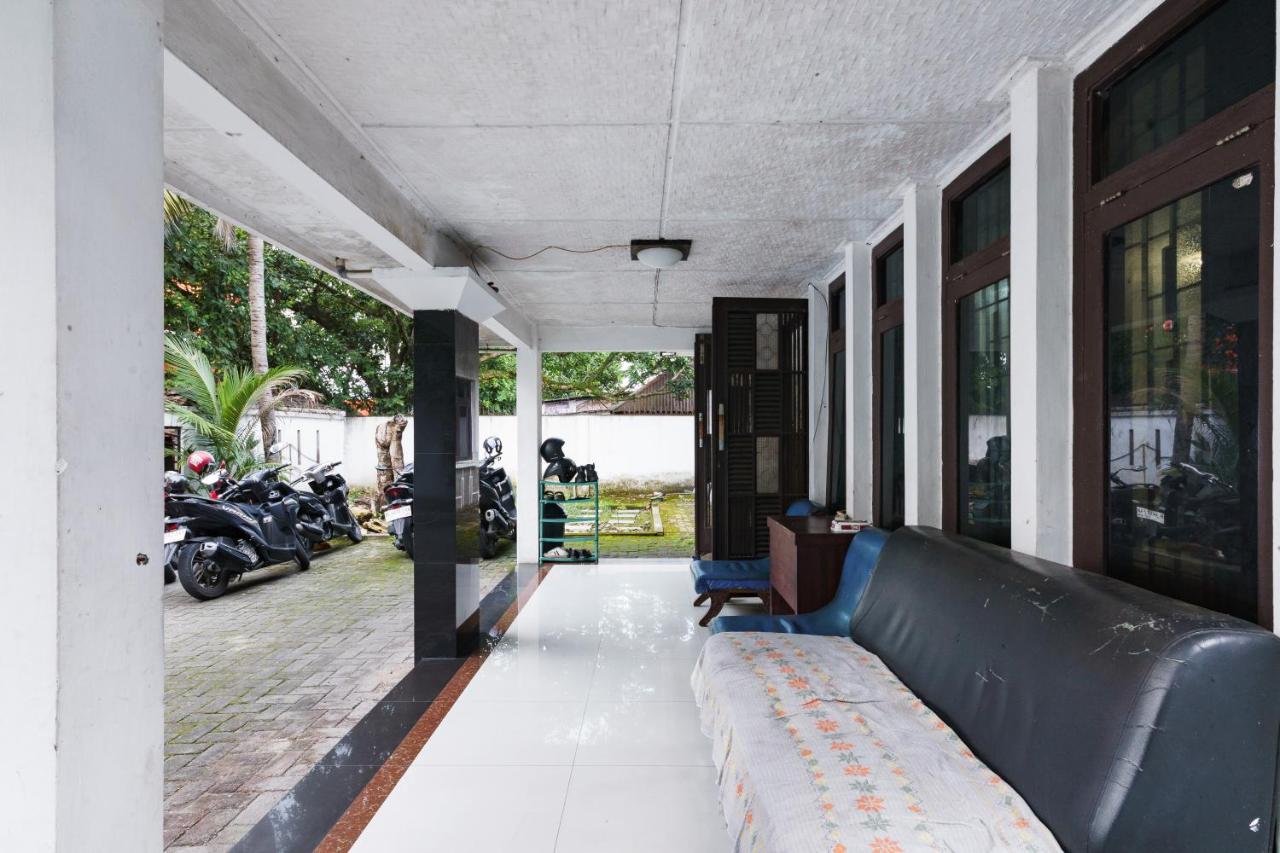 RedDoorz near Gajah Mada Park Medan