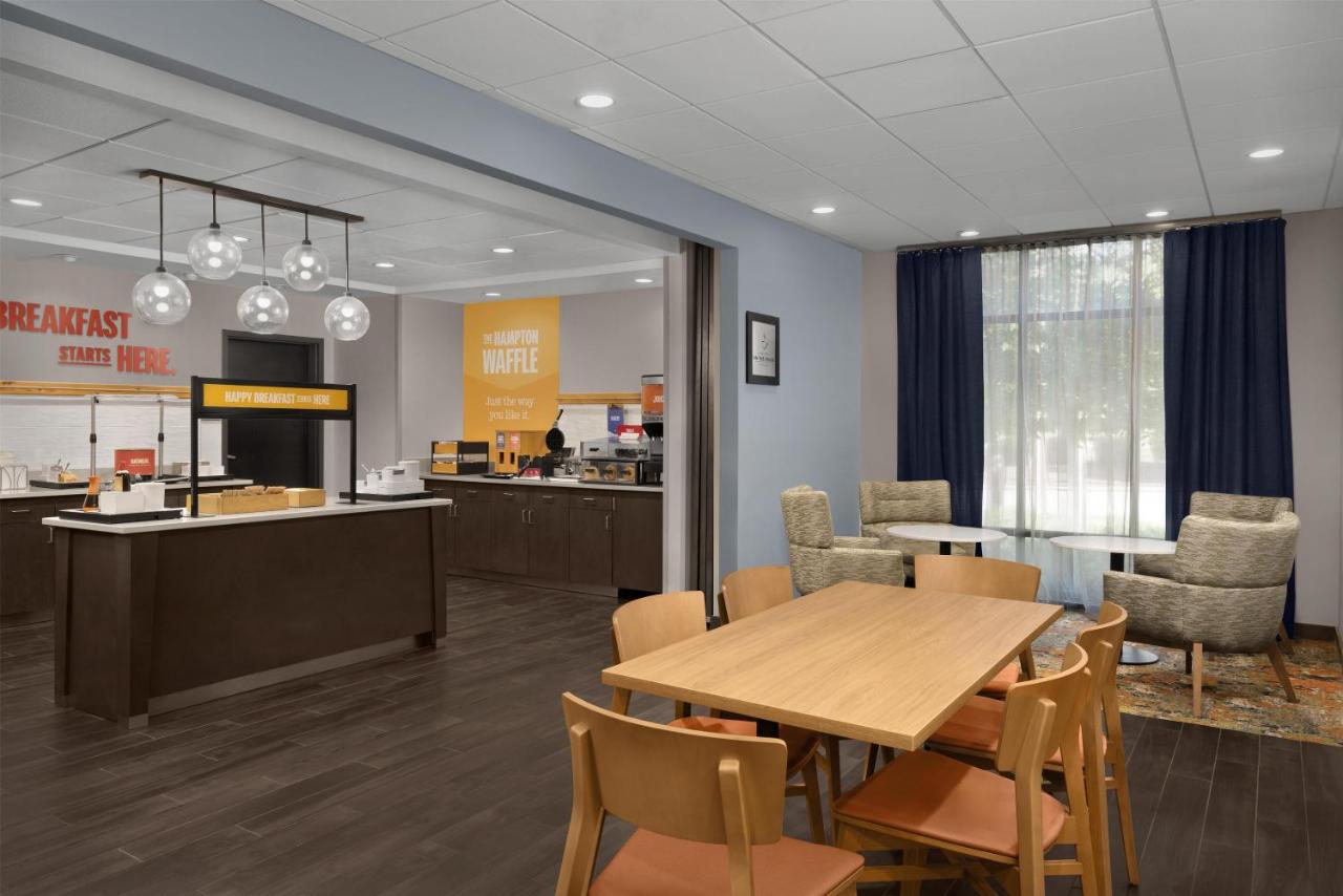 Hampton Inn Kernersville photo 2