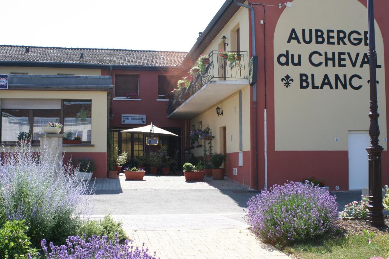 LOGIS Hotel Restaurant Auberge Du Cheval Blanc photo 3