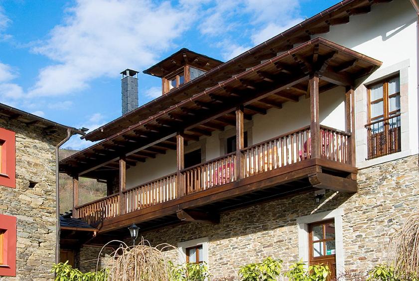 Hotel y apartamentos rurales L'Anceo photo 2