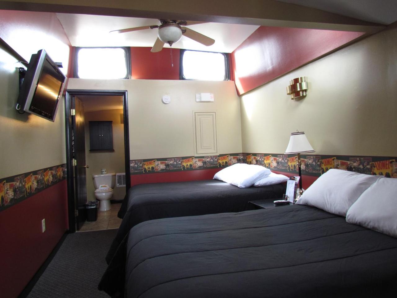 Red Caboose Motel & Restaurant photo 4