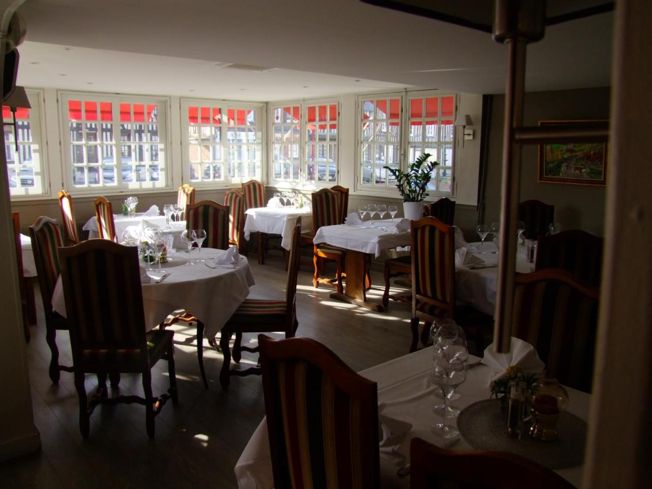 Logis hôtel restaurant Auberge Du Cheval Blanc photo 4