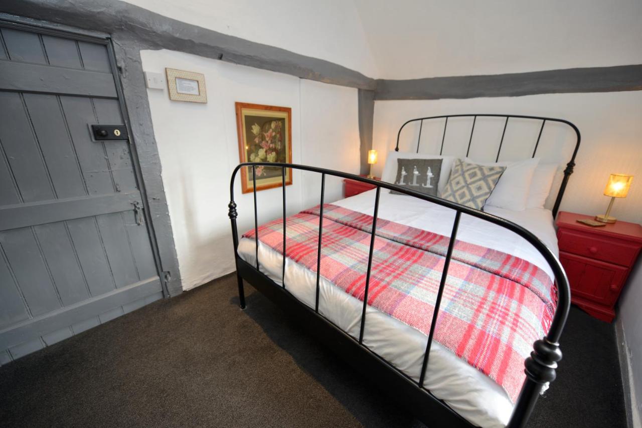 The White Lion Inn photo 2