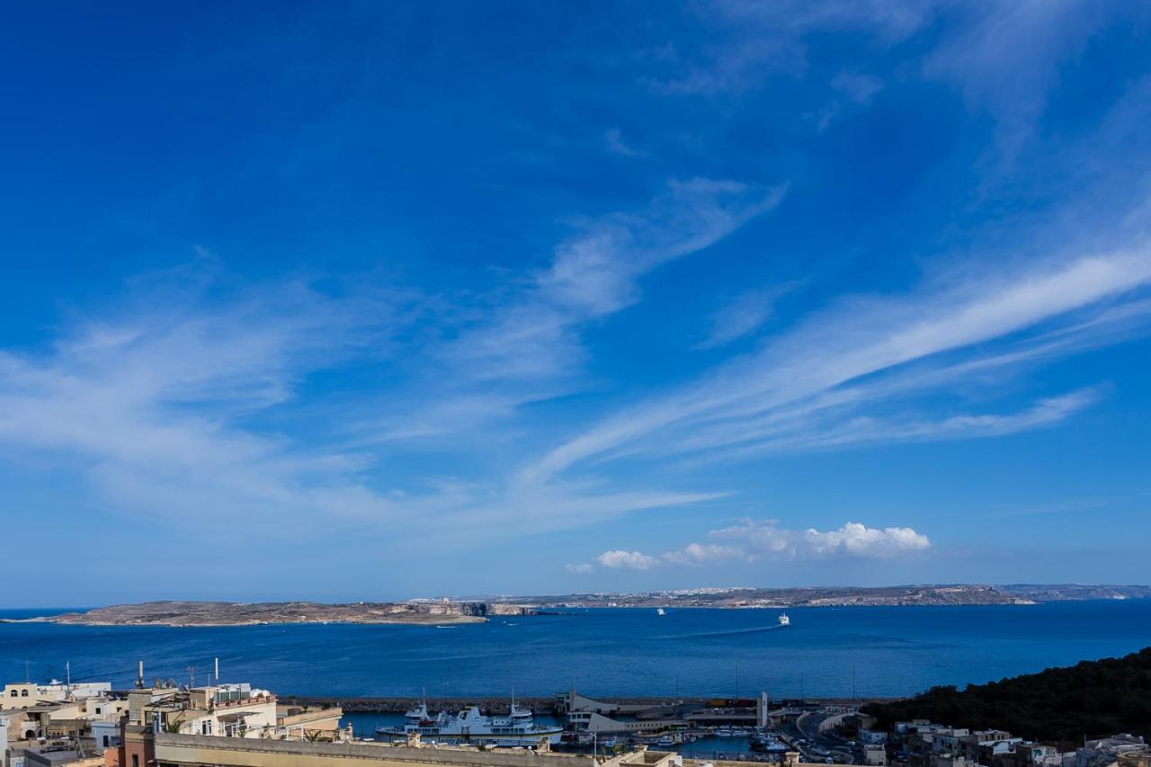 Seaview Luxury Penthouse with Shared Swimming Pool - 5