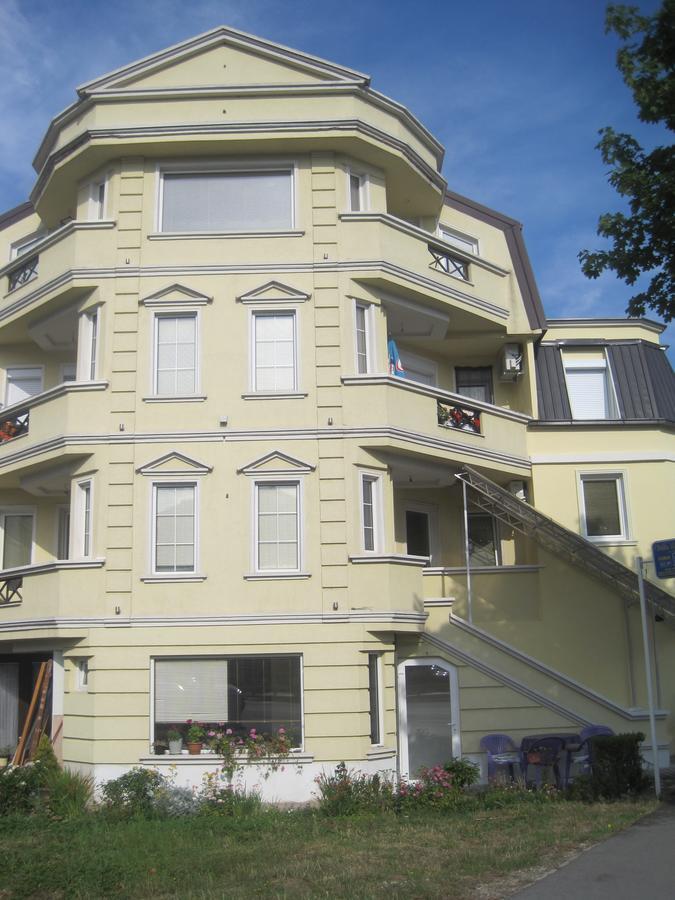 Villa Renessans - Bed and Breakfast