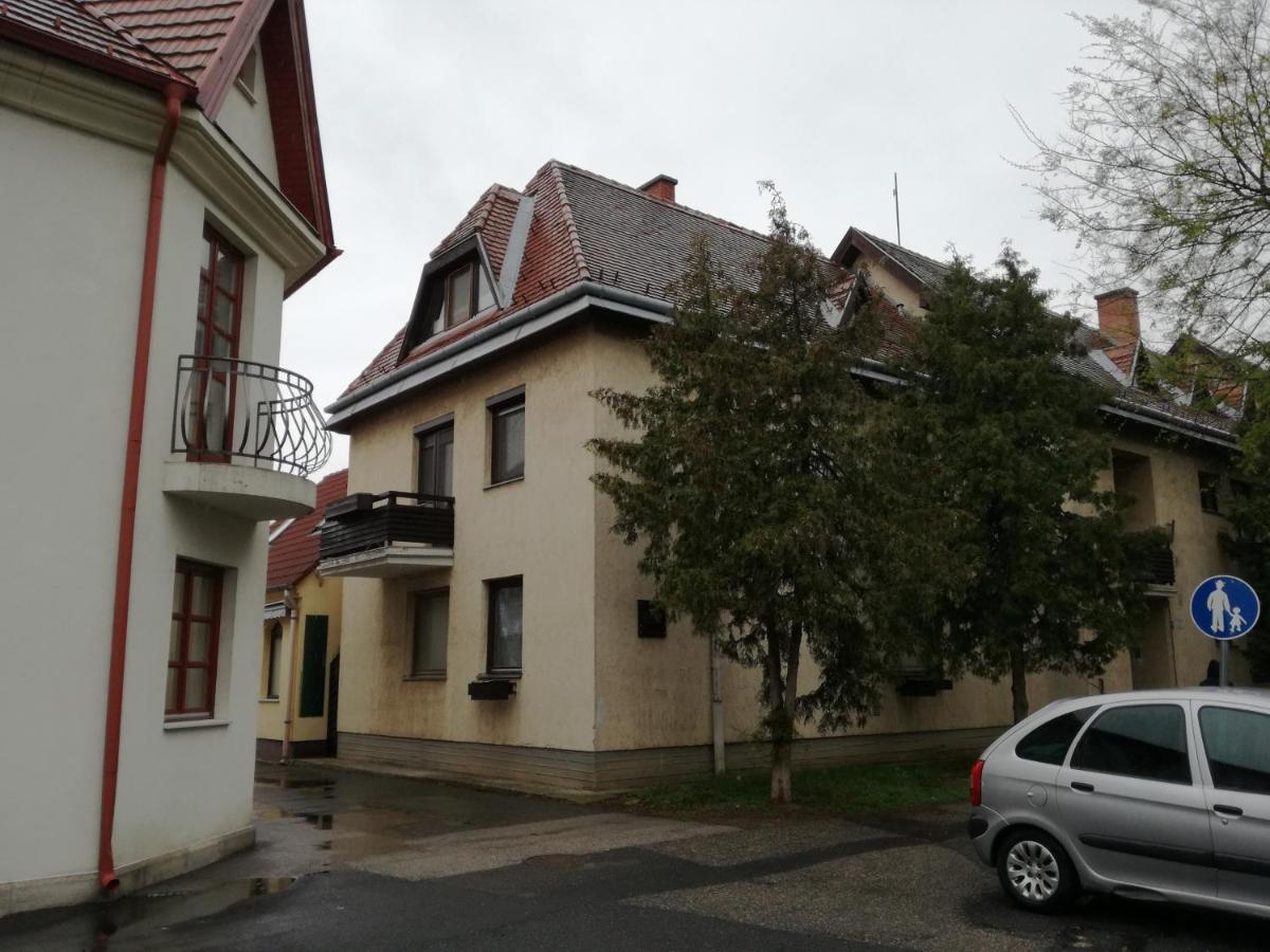 Belvárosi Apartman Kőszeg - B&B