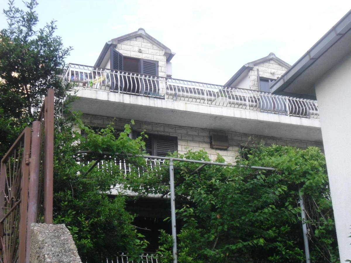 Apartments Coso Zlatne njive bb - B&B