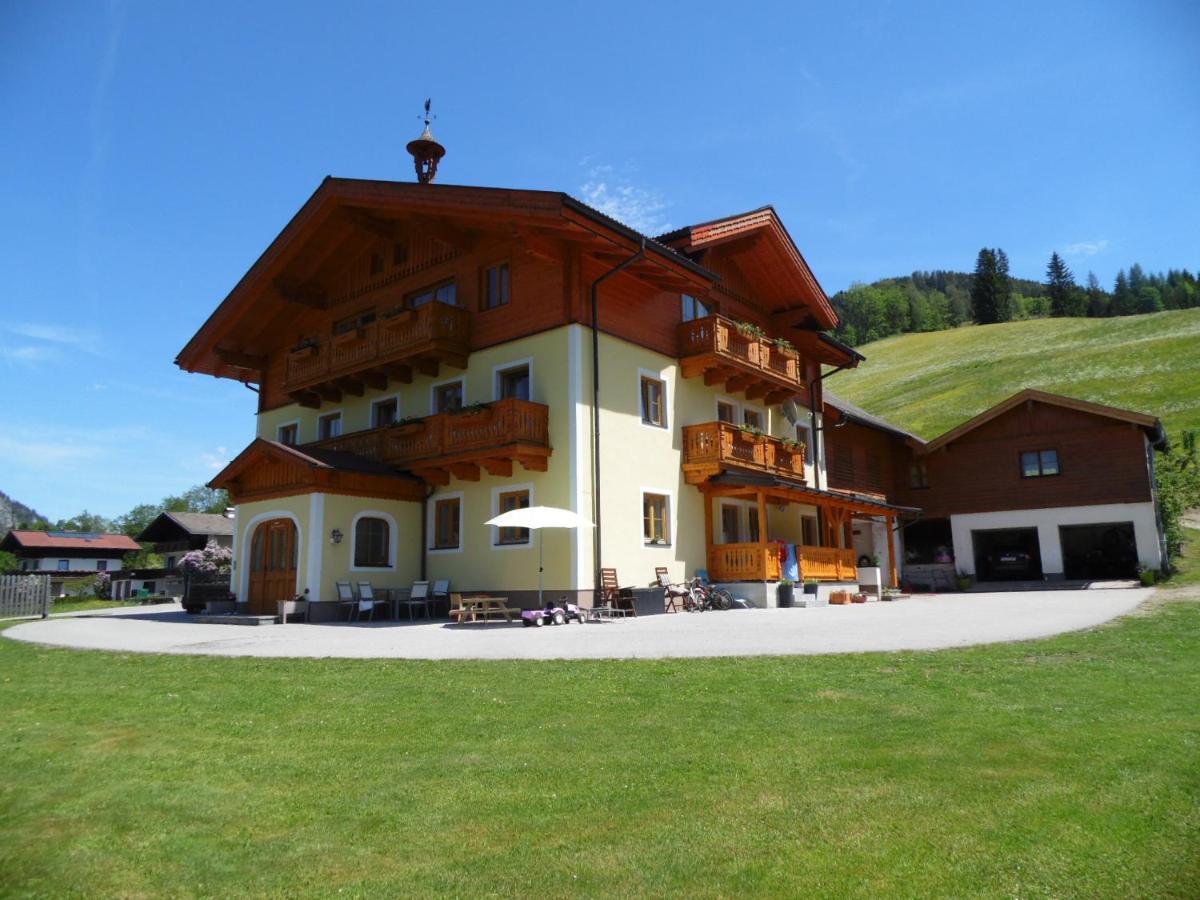 B&B Forstau - Baby- und Kinderbauernhof Montaning - Bed and Breakfast Forstau