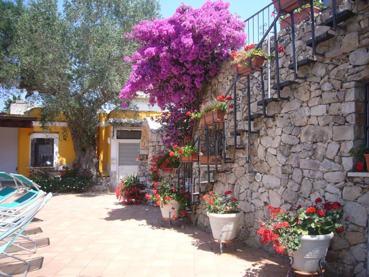 Villa Vacanze Paradiso - Oasi di Tranquillità con Piscina e Giardino a 10 min dal mare - Chambres d'hôtes Neviano