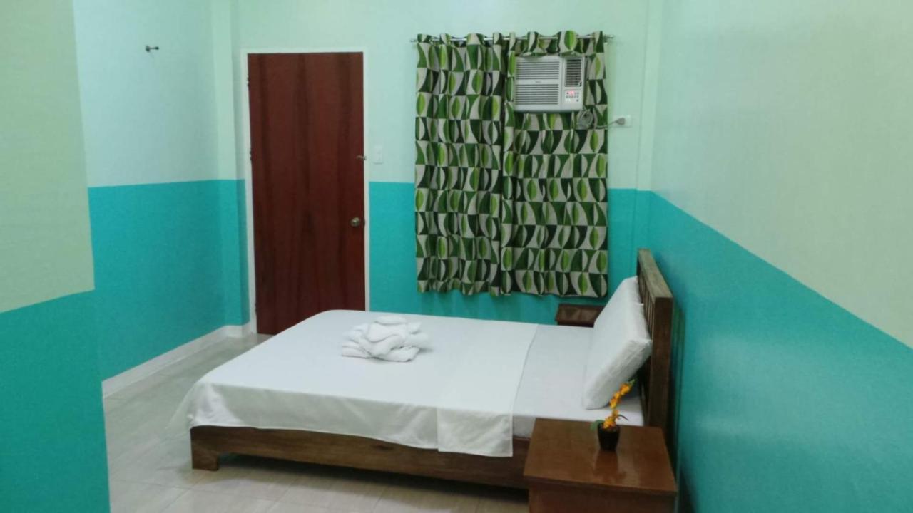 ISLET VIEW Pension House ( Formerly Island View Pension House ) - B&B Oslob