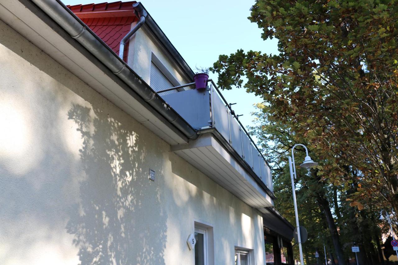 Zwei Ferienwohnungen Anker max 5 Personen & Leuchtturm max 4 Personen, direkt in Steinhude Scheunenviertel, Balkon, WLAN , Privater Parkplatz, Wallbox - Chambres d'hôtes Steinhude