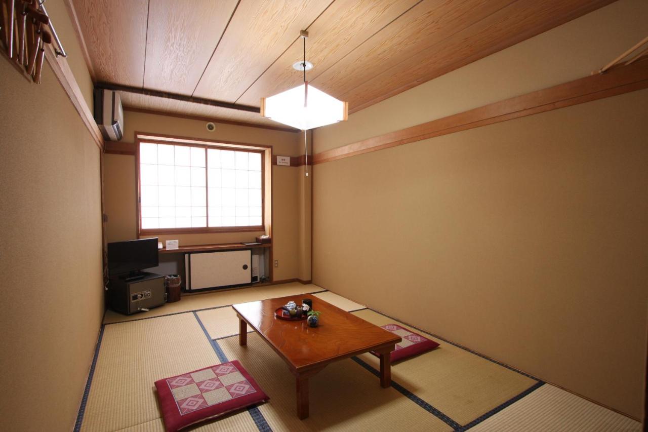 Japanese-Style Triple Room with Shared Bathroom