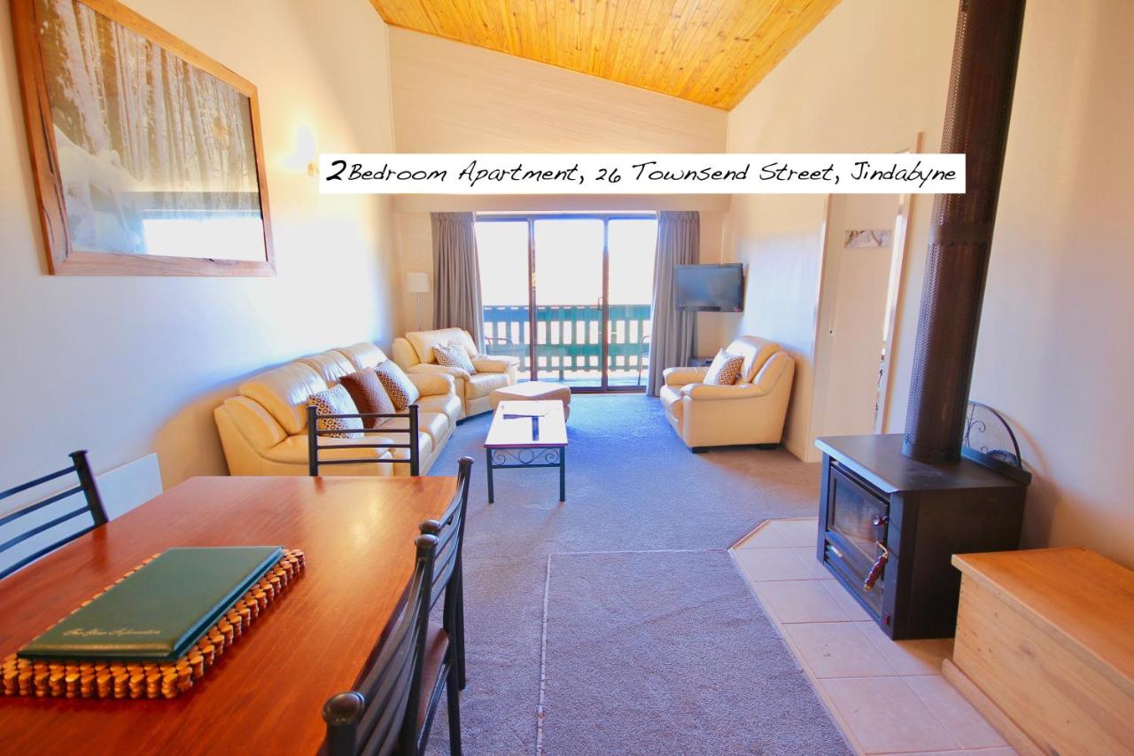 Two-Bedroom Apartment with Spa Bath and Lake Views