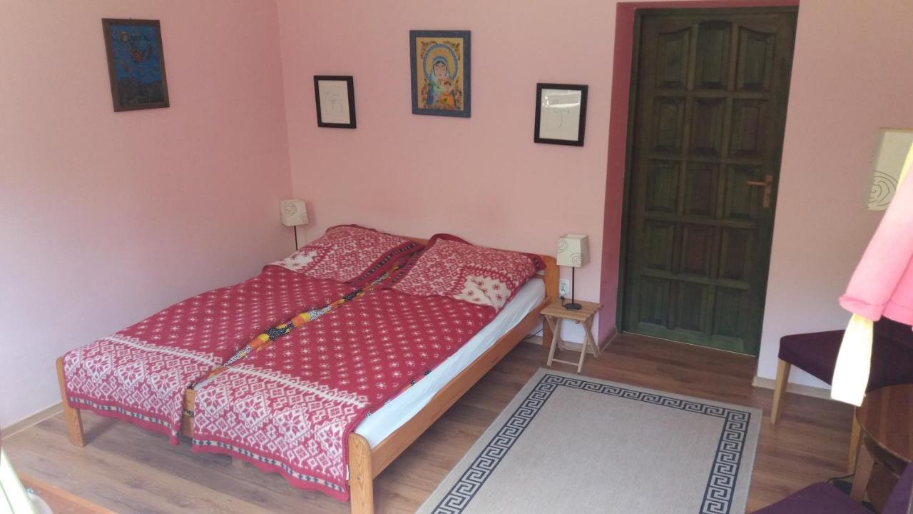 Kamer met Kingsize Bed en Uitzicht op de Tuin