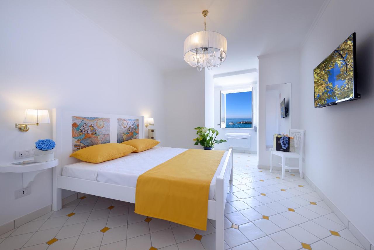 Deluxe Double Room with Sea View
