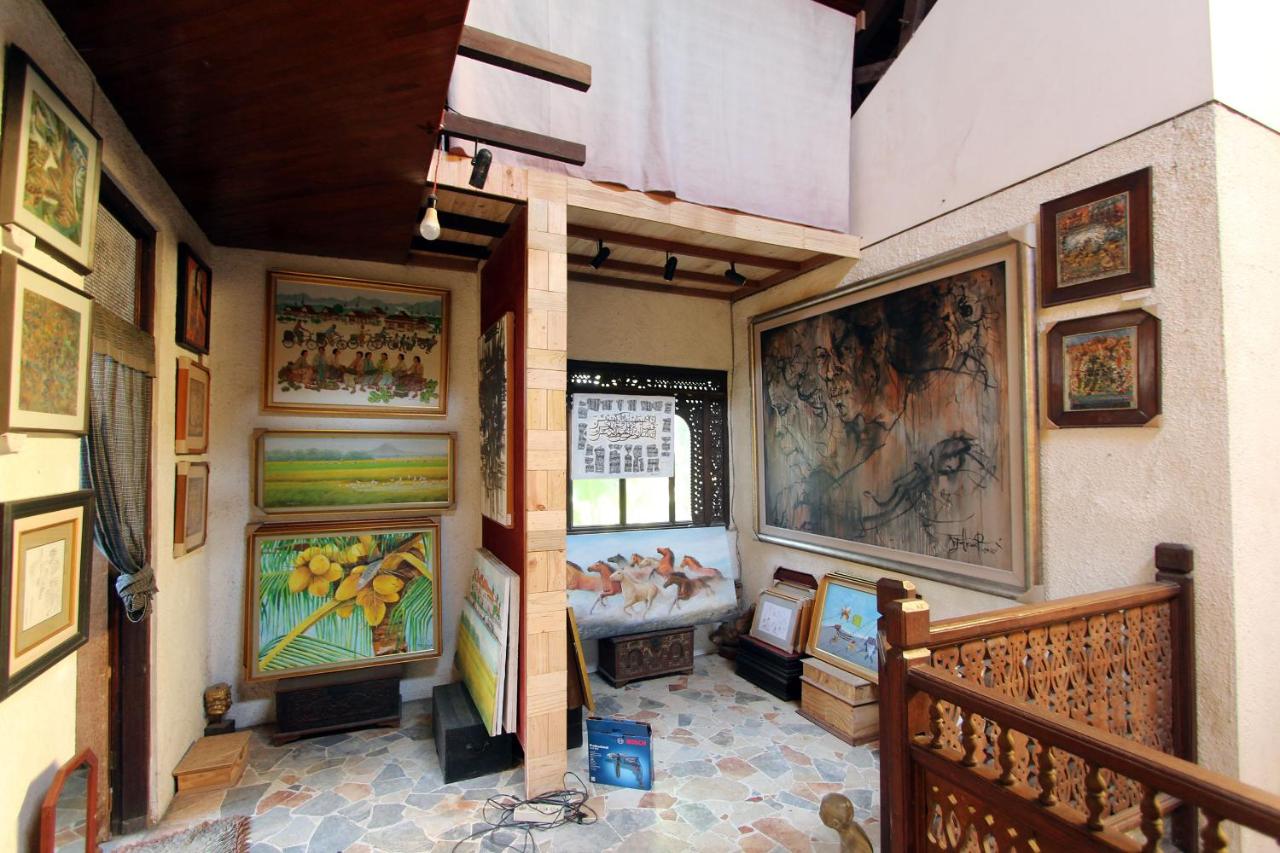 B&B Jogjakarta - Posnya Seni Godod Art Gallery & Homestay - Bed and Breakfast Jogjakarta