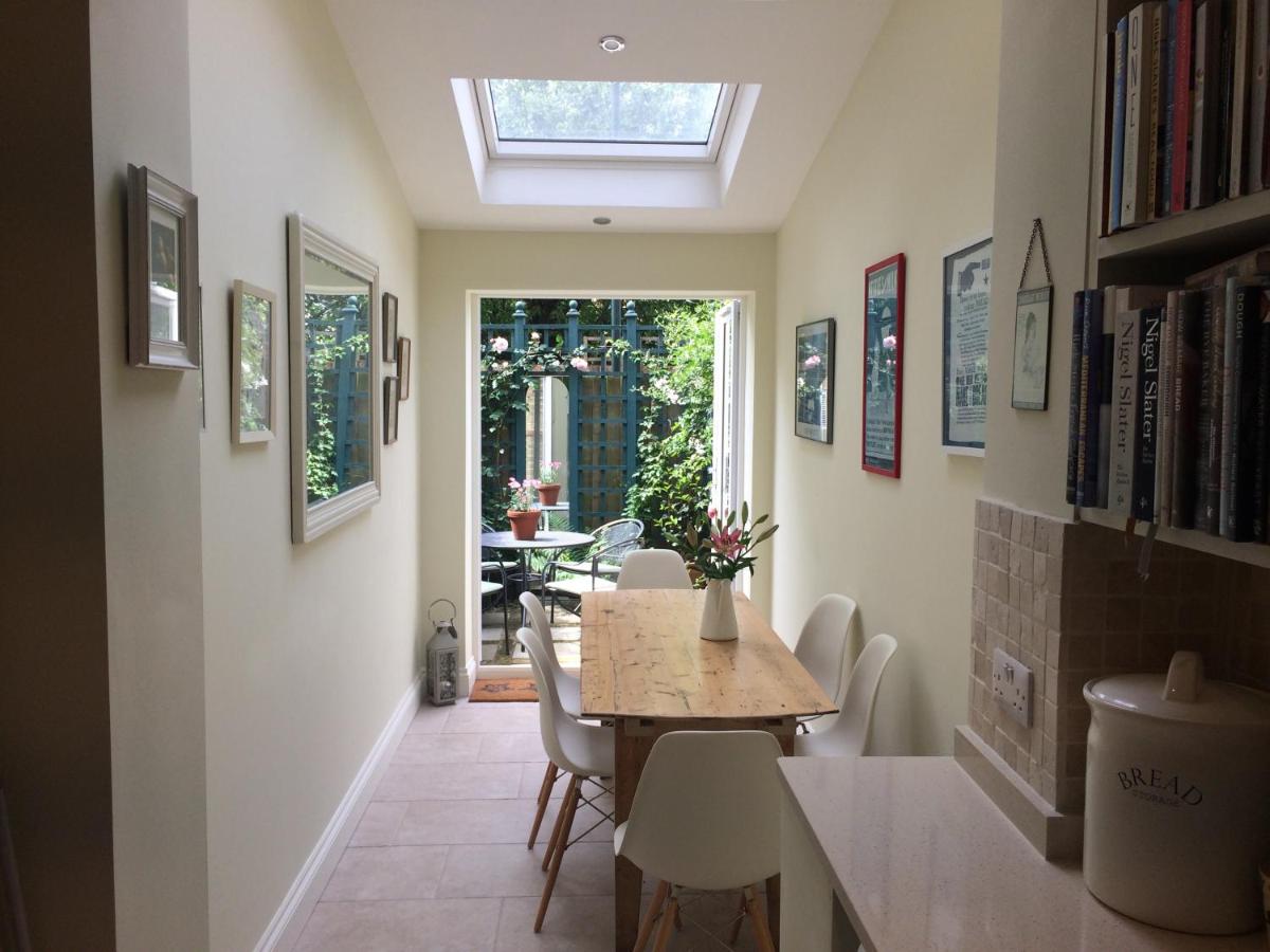 Old Station Gardens, SW London - B&B