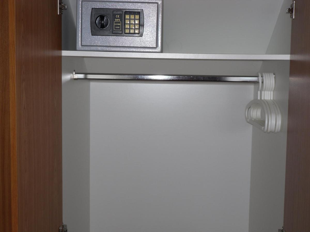 Double Room with Private External Bathroom