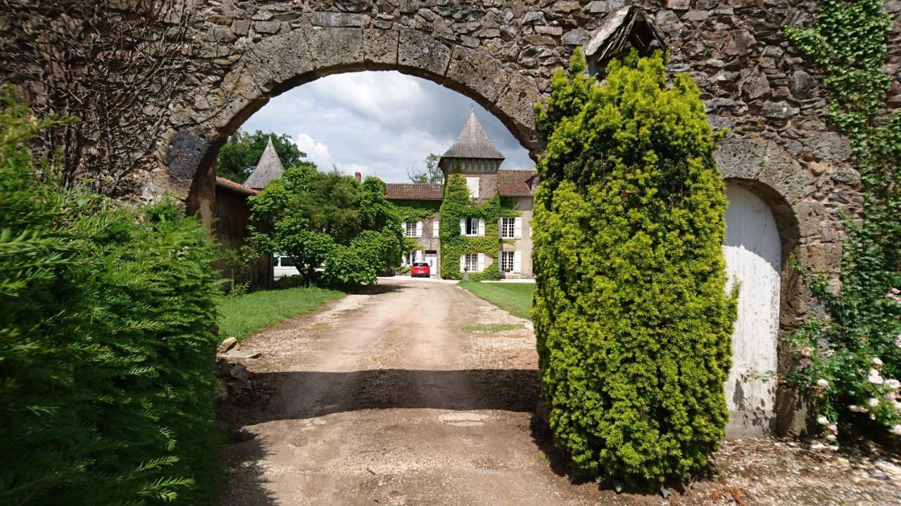 B&B Chassenon - Pierre Deluen Domaine de la Grange de Quaire - Bed and Breakfast Chassenon