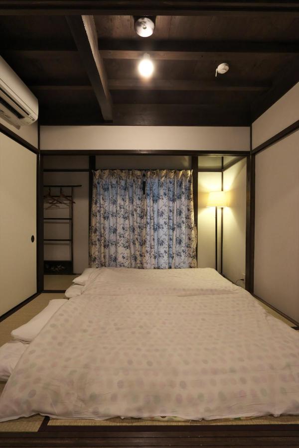 Japanese-Style Twin Room with Shared Bathroom and Toilet