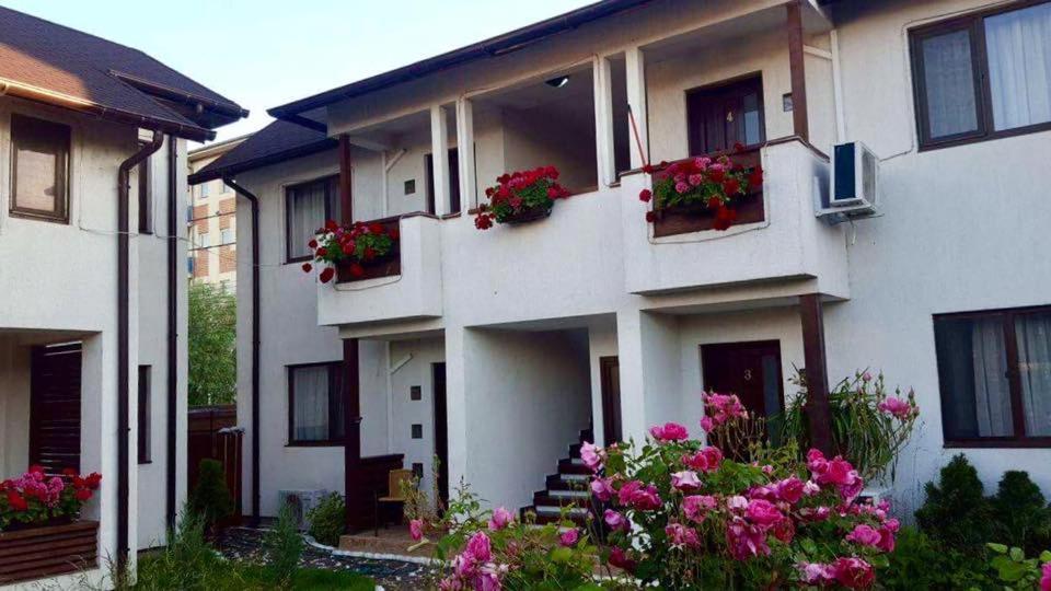 Pensiunea Casa Blanca - Chambres d’hôtes
