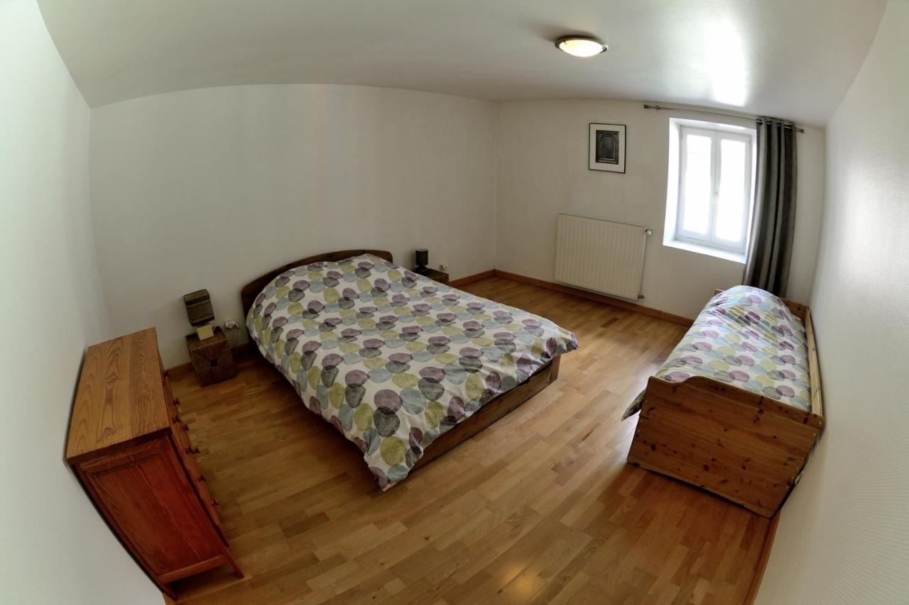 Chambre Triple avec Salle de Bains Commune