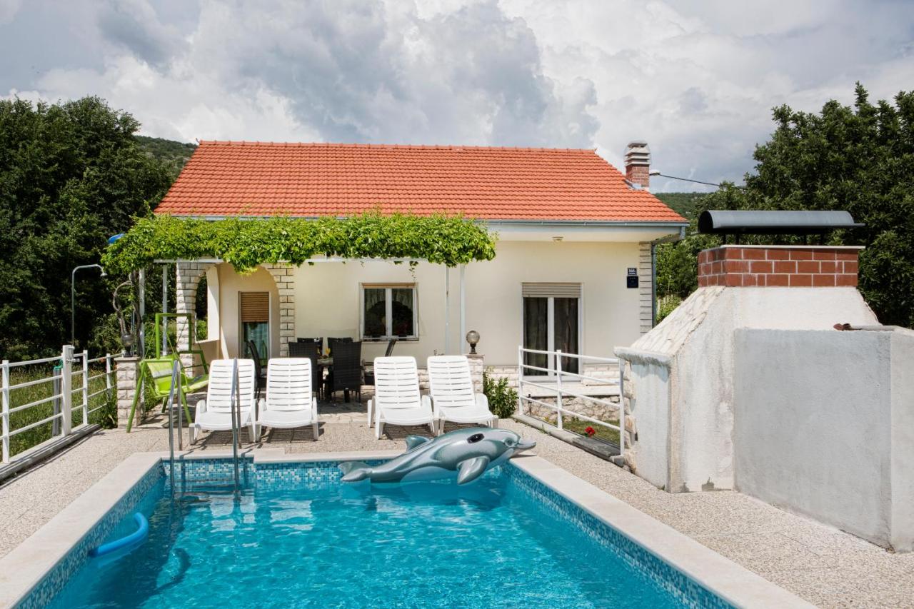 B&B Krušvar - Villa with pool near Split - Bed and Breakfast Krušvar