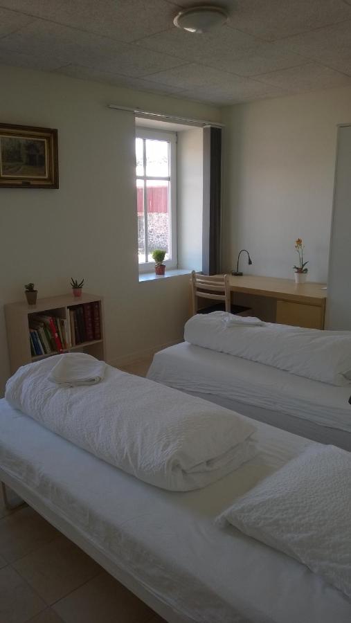 Doppel-/Zweibettzimmer mit Gemeinschaftsbad