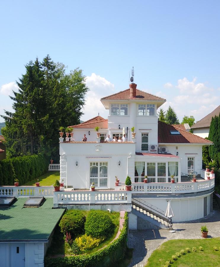 3 Bedroom Private floor in Luxury Mansion - B&B Budapest