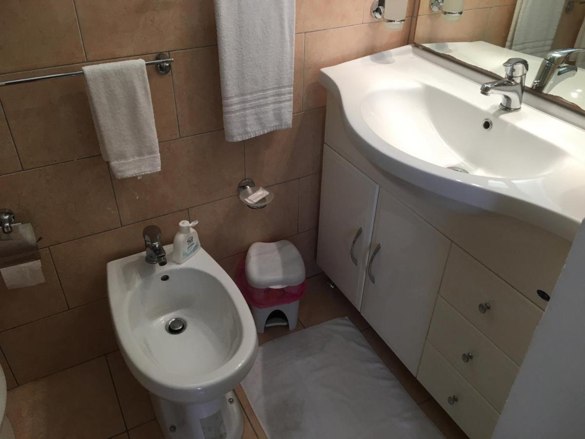 Chambre Double ou Lits Jumeaux avec Salle de Bains Privative