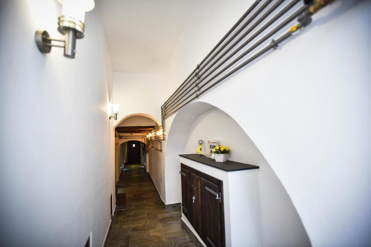 YellowBoot Aparthotel - B&B