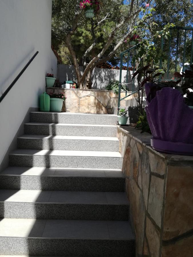 Apartments Marina - Bed and Breakfast Hvar