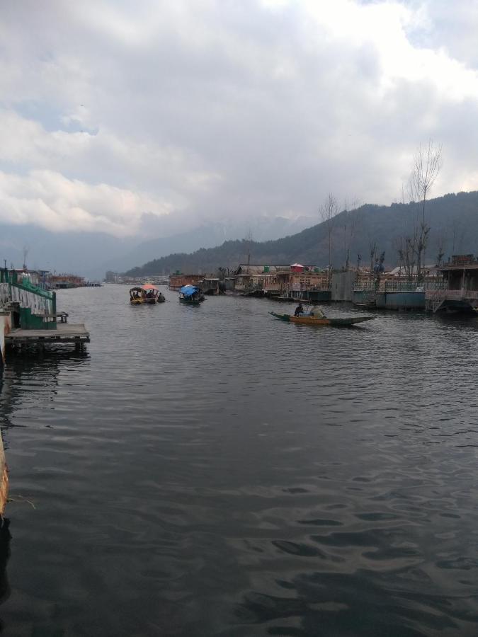 Houseboat SnowGoose - B&B Srinagar