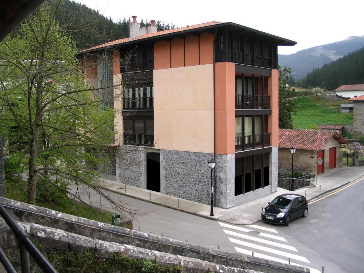 B&B Etxebarria - Pension Txomin Ostatua - Bed and Breakfast Etxebarria