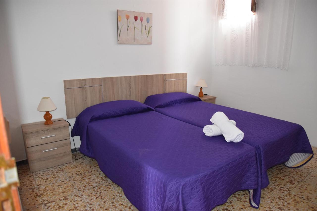 Twin Room with Shared Bathroom