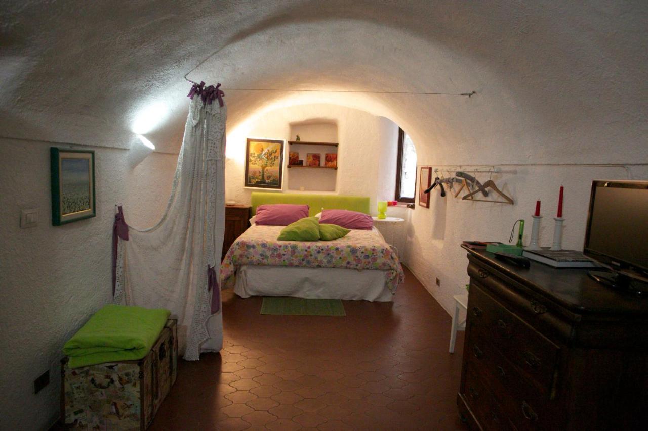 B&B Dolceacqua - Appartamento Le Violette - Bed and Breakfast Dolceacqua