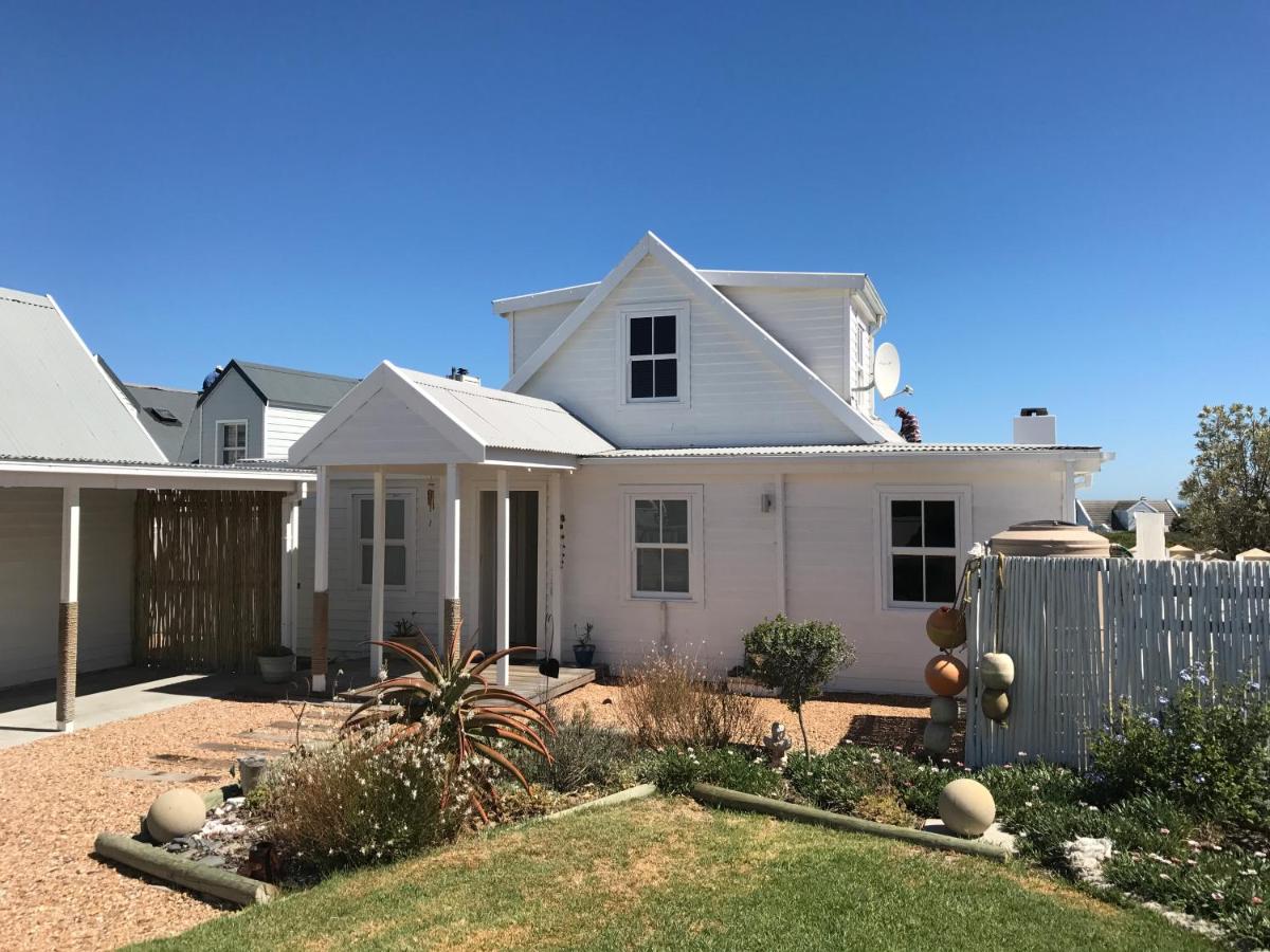 Stunning Beach House in Grotto Bay - B&B