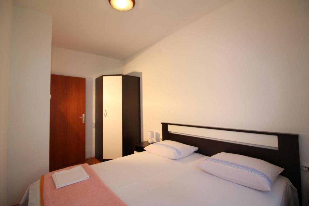 Apartment City Centre free parking 1&2 floor - B&B Makarska