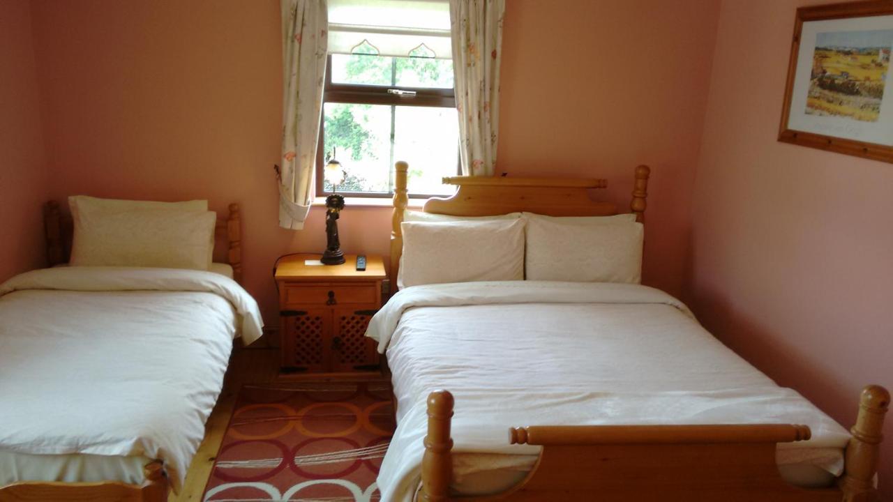 Triple Room with Bathroom