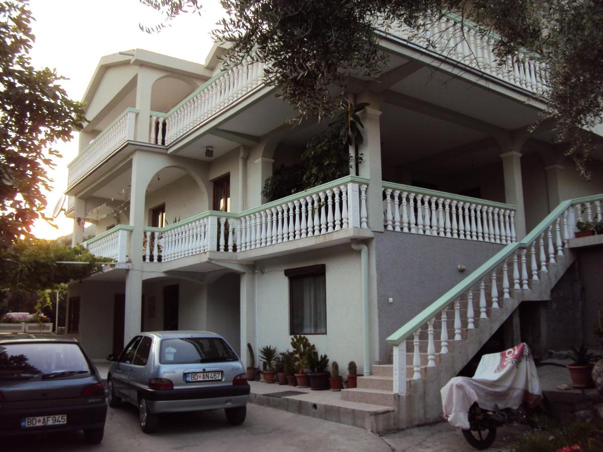 Apartments Papan - Bed and Breakfast Petrovac na Moru