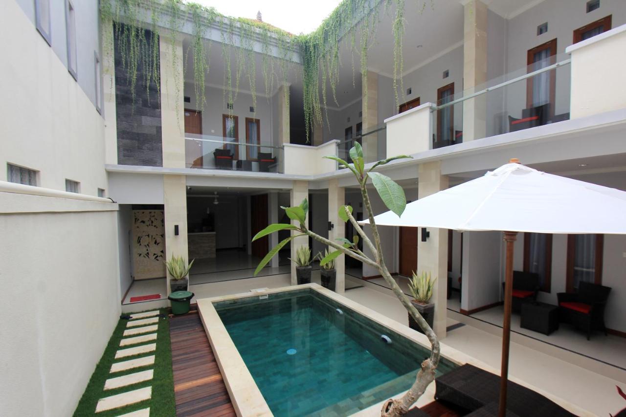 B&B Legian - Tom Guest House - Bed and Breakfast Legian