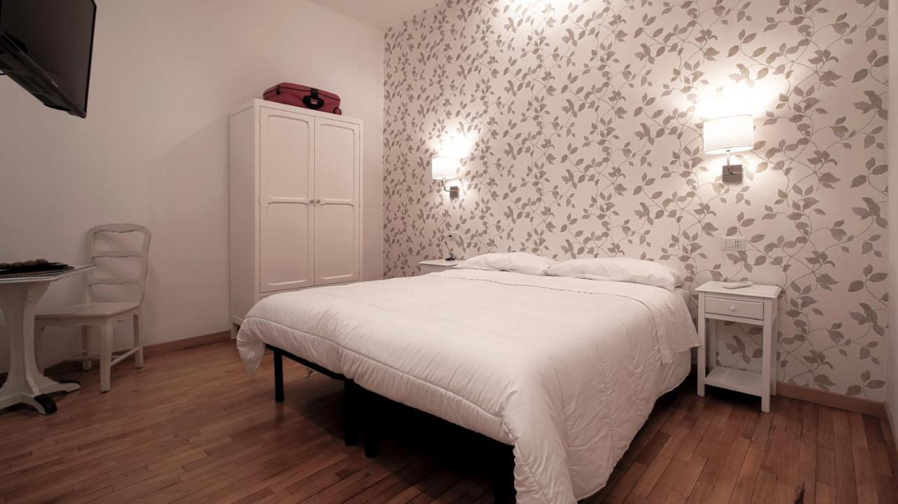 Camera Standard Matrimoniale/Doppia con Letti Singoli