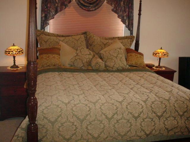 King Suite with Lake View