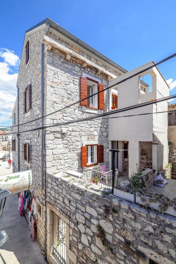 Apartmani Aligator - B&B Primošten